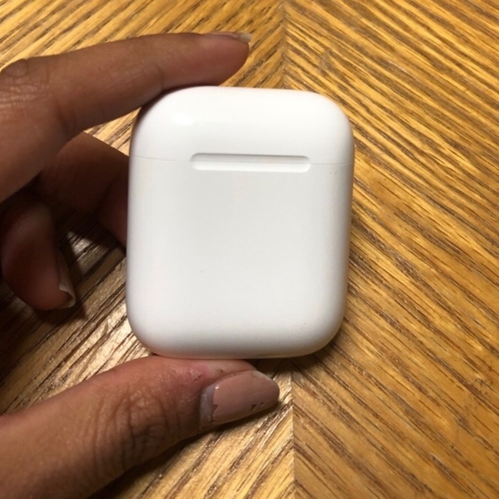 Apple Gen 1 AirPod case